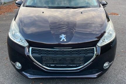 Peugeot 208 106.802 km 5.500 &euro; Kleve 47533