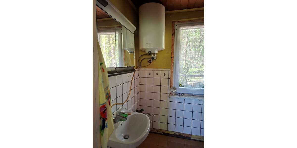 Idyllisch gelegenes Wochenendgrundstück mit Bungalow am Waldrand - Ferienhaus Pößneck | Angebot:26532162