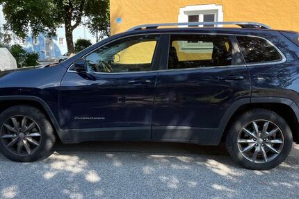 Jeep Cherokee 125.000 km 13.000 &euro; Traunstein 83278