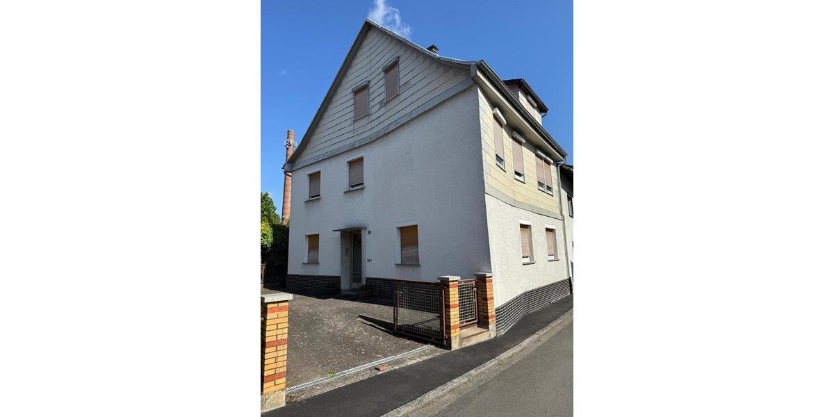 Doppelhaushälfte Sontra - 8 Zimmer, 173 m&sup2;, 110.000&euro; | Angebot:26357357