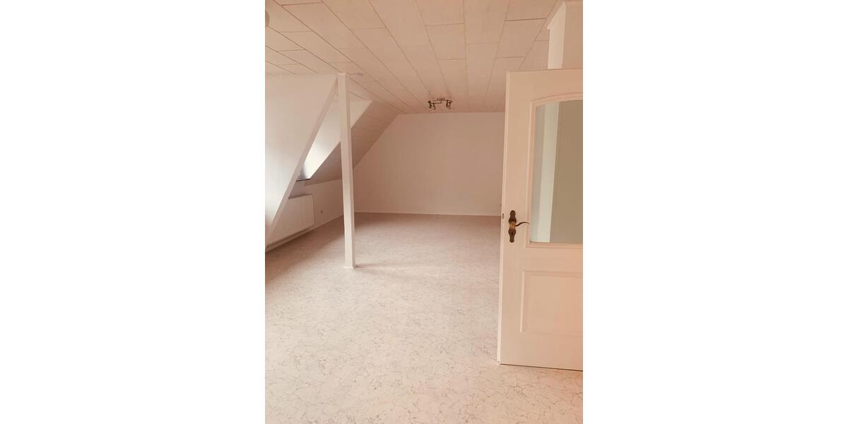 Dachgeschoßwohnung Saarbrücken Eschberg - 3 Zimmer, 79 m&sup2;, 169.000&euro; | Angebot:26351002
