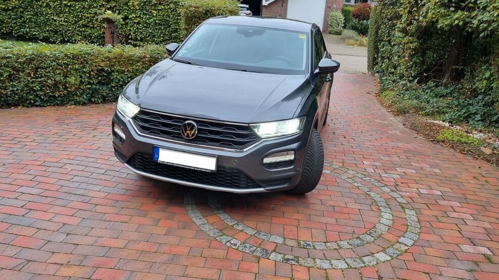 VW T-Roc 98.000 km 21.600 € Oldenburg 26135