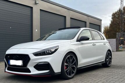 Hyundai i30 102.000 km 22.250 &euro; Duisburg 47178