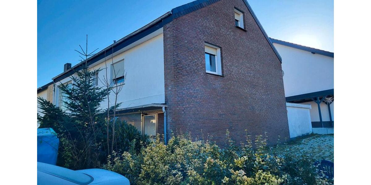 Einfamilienhaus Leopoldshöhe - 8 Zimmer, 206 m&sup2;, 1.800&euro; | Angebot:26075416