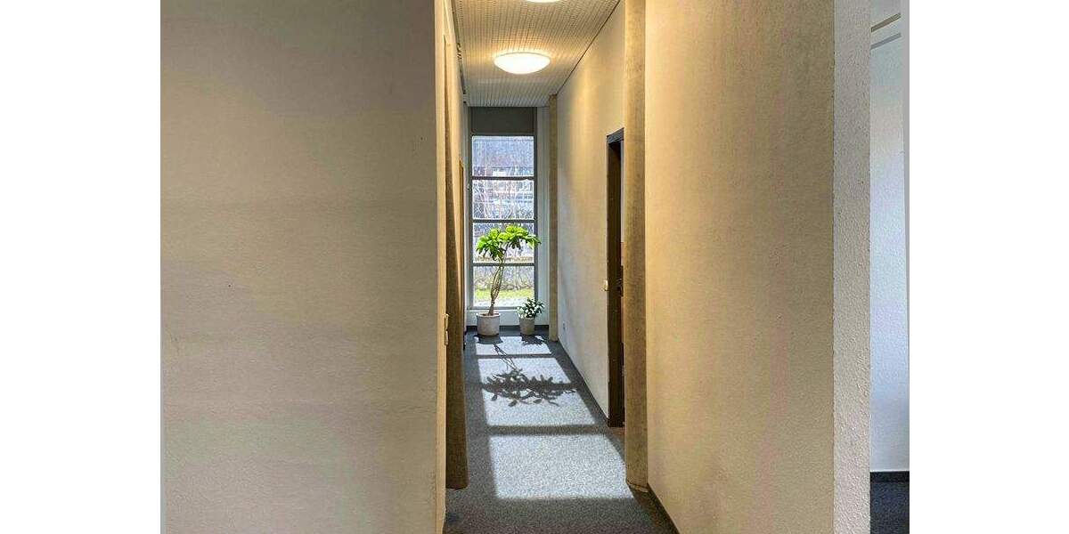 Gewerbeobjekt Kirchzarten - 2 Zimmer, 124 m&sup2;, 1.364&euro; | Angebot:25361205