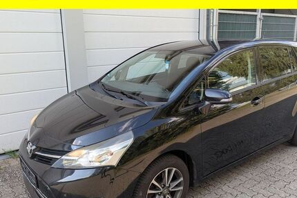Toyota Verso 194.434 km 7.300 &euro; Lübeck 23556