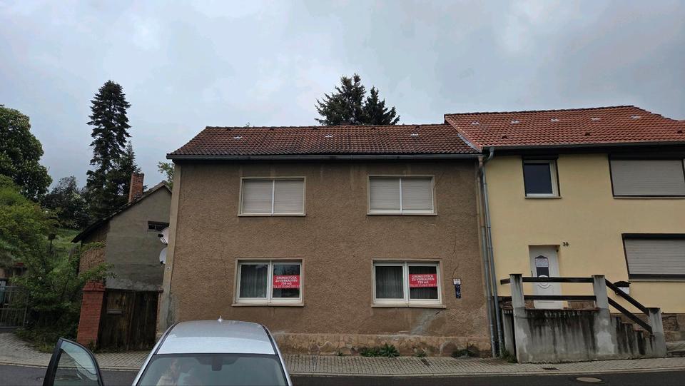 Reihenhaus Hettstedt - 3 Zimmer, 130 m&sup2;, 35.000&euro; | Angebot:27126510