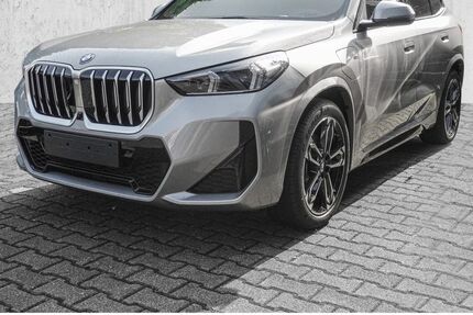 BMW X1 5.900 km 47.990 € Düsseldorf 40595