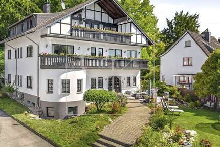 Haus zum Kaufen in Leichlingen (Rheinland) 1.890.000 € 636 m² 17 zimmer
