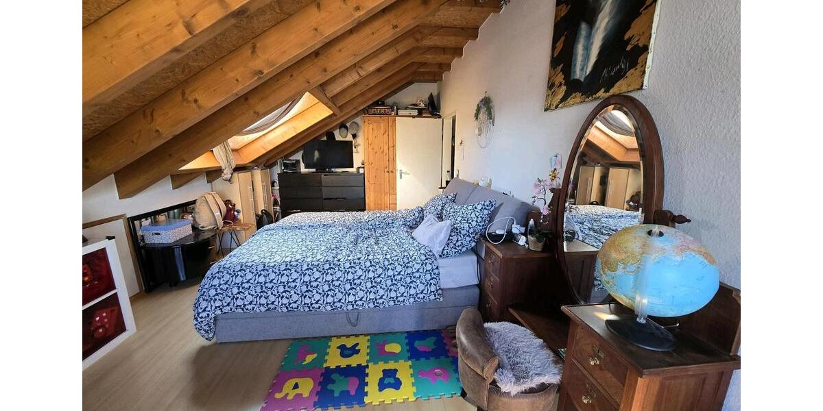 Dachgeschoßwohnung Rösrath - 3 Zimmer, 89 m&sup2;, 1.200&euro; | Angebot:25545185