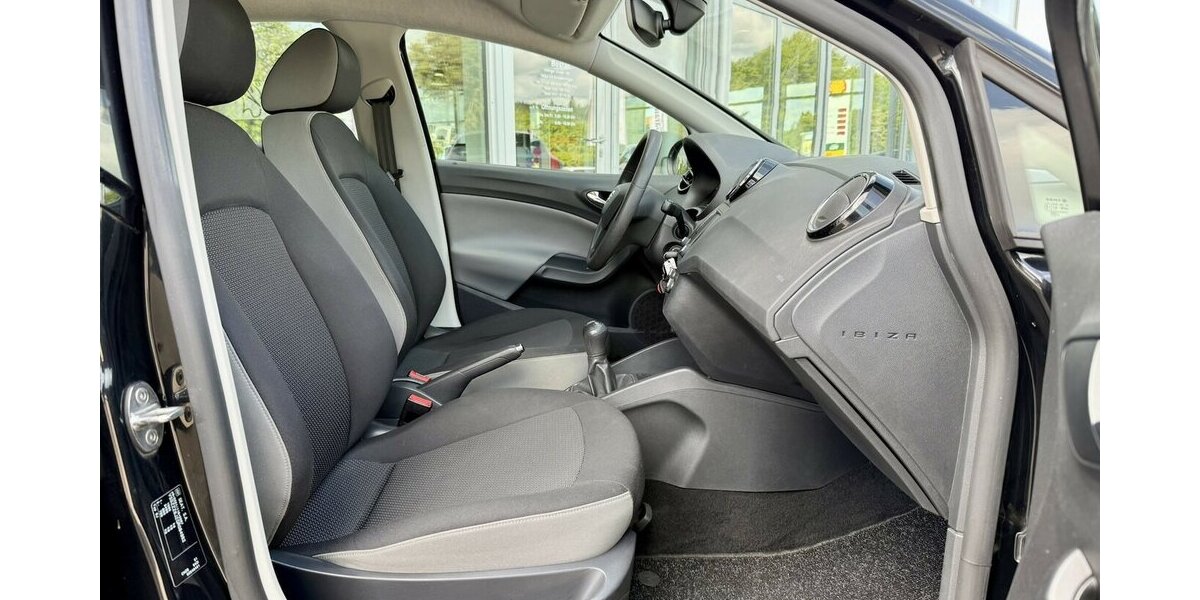 Seat Ibiza 1.0 TSI STYLE/SCHECKHEFT GEPFLEGT/TEMPOMAT 93.408 km 7.900 &euro; Villingen-Schwenningen 78054