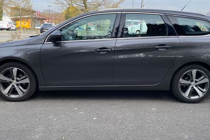 Peugeot 308 131.000 km 5.750 &euro; Osthofen 67574