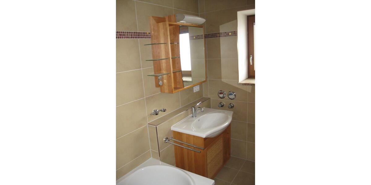 Etagenwohnung Peißenberg - 3 Zimmer, 85 m&sup2;, 1.100&euro; | Angebot:25945369