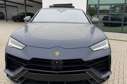 Lamborghini Urus 3.800 km 368.900 &euro; Hanau 63450