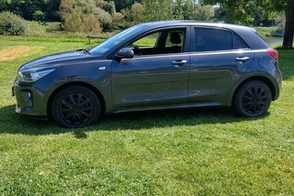 Kia Rio 82.000 km 7.650 &euro; Föhren 54343