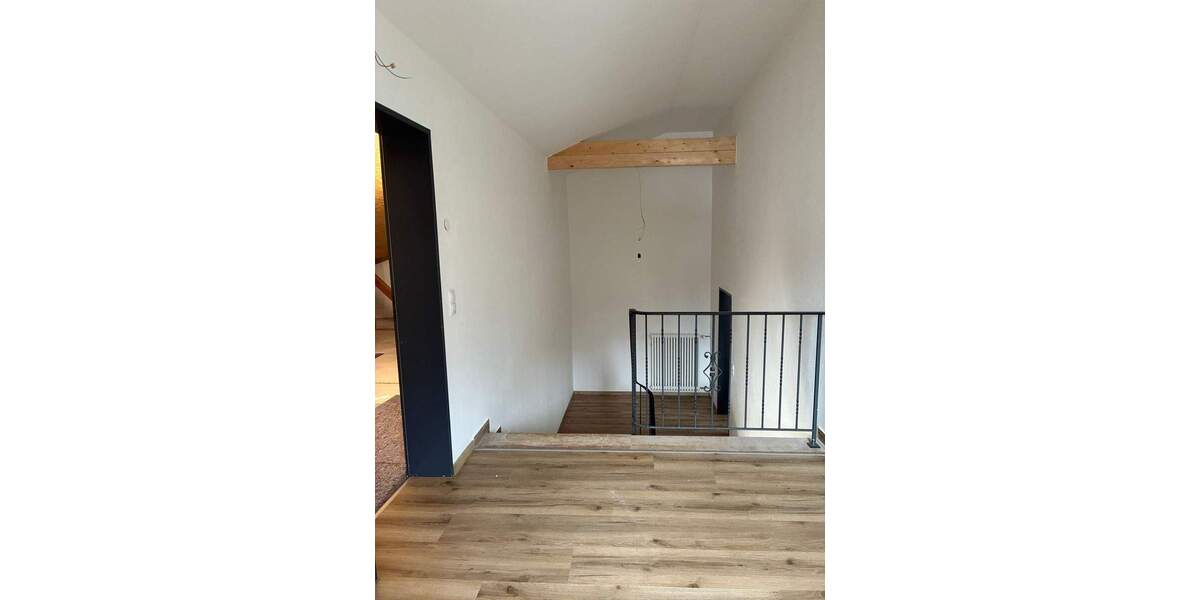 Doppelhaushälfte Landshut Achdorf - 5 Zimmer, 165 m&sup2;, 1.950&euro; | Angebot:24726336