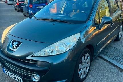 Peugeot 207 162.000 km 1.990 &euro; Berlin 13405
