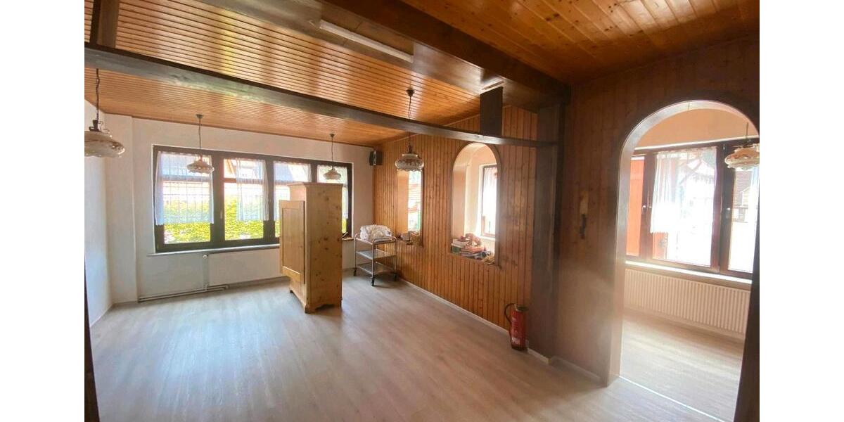 Einfamilienhaus Langelsheim - 10 Zimmer, 300 m&sup2;, 79.000&euro; | Angebot:26942117