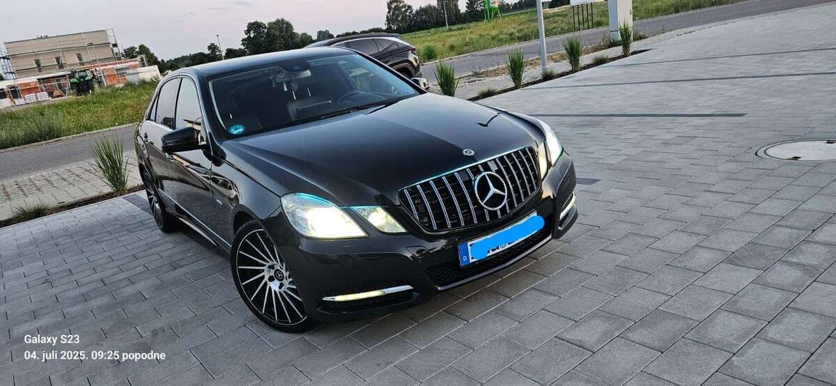 Mercedes-Benz 300 282.000 km 13.900 € Höchstädt a.d.Donau 89420
