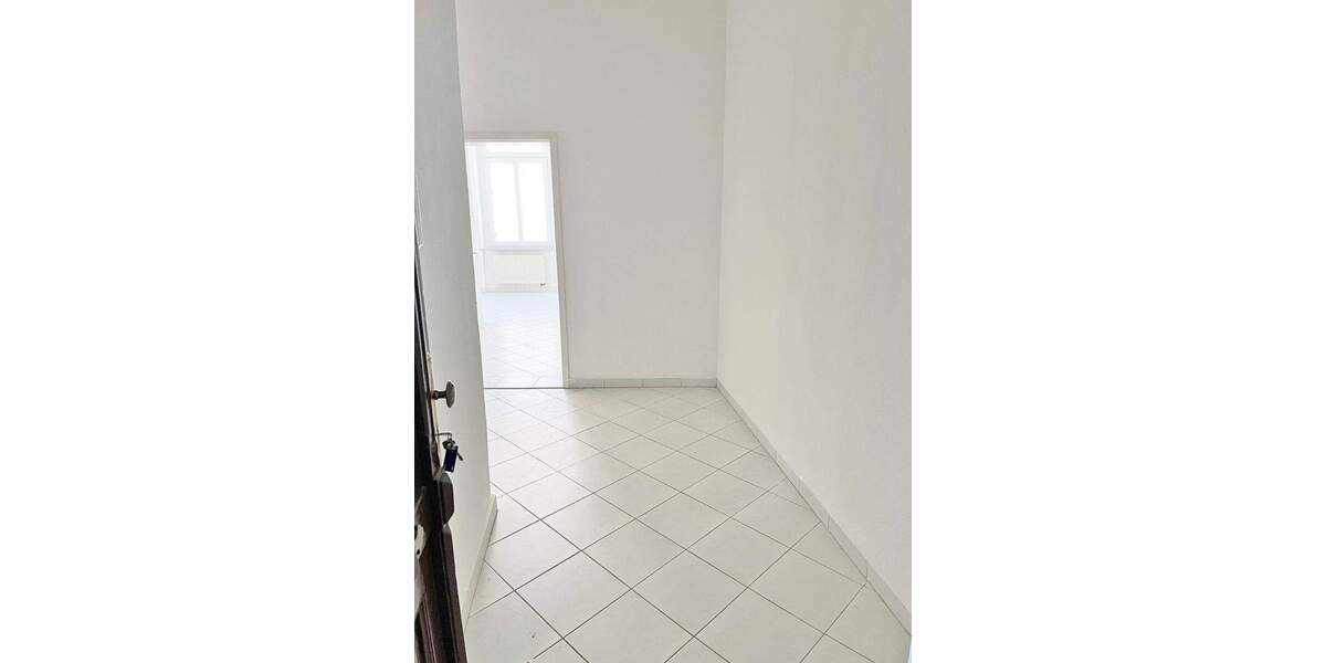 Etagenwohnung Döbeln - 3 Zimmer, 80 m&sup2;, 65.000&euro; | Angebot:22911707