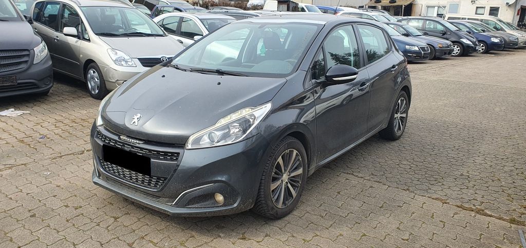 Peugeot 208 156.646 km 3.900 &euro; Freiburg 79108
