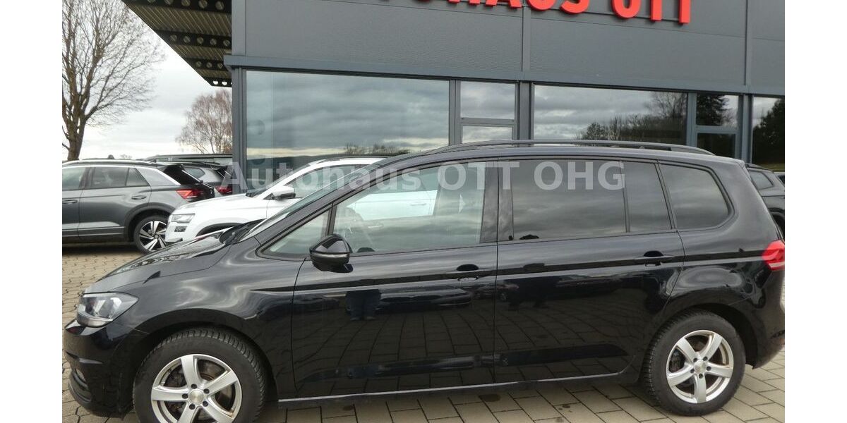 VW Touran 176.400 km 17.990 &euro; Eberhardzell-Mühlhausen 88436