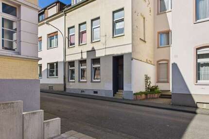 Haus zum Kaufen in Bad Honnef 285.000 € 195 m² 13 zimmer