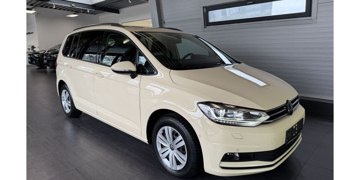 VW Touran 143.019 km 22.890 &euro; Bielefeld 33647
