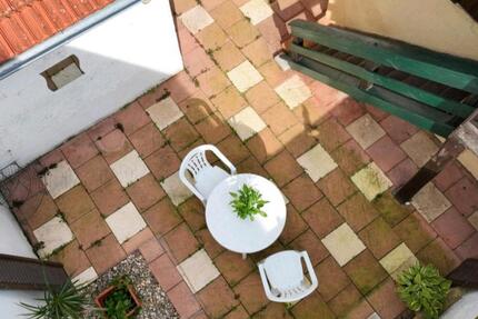 Haus zu vermieten , mit Nebengebäude 12 zimmer