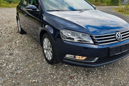 VW Passat 129.500 km 9.990 € Siegen 57080