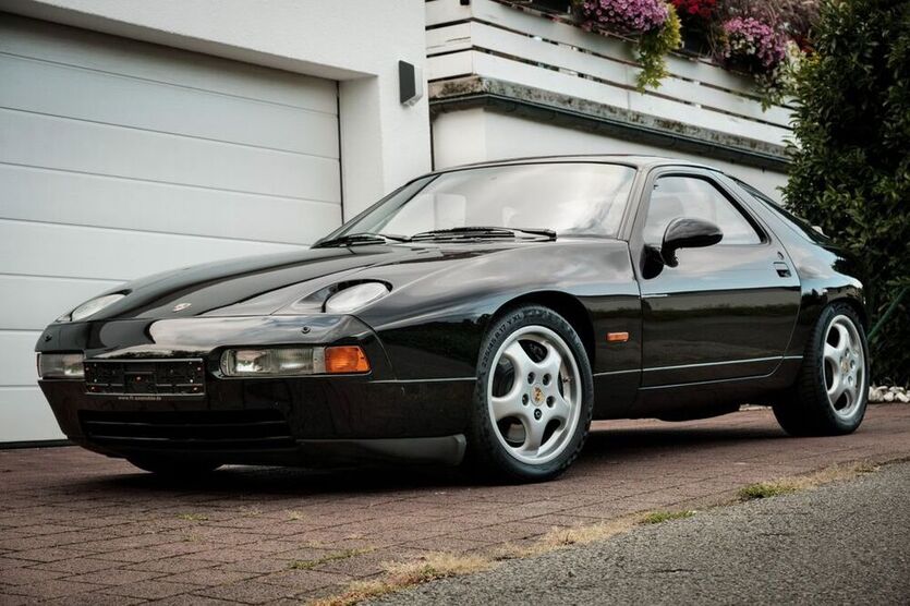 928