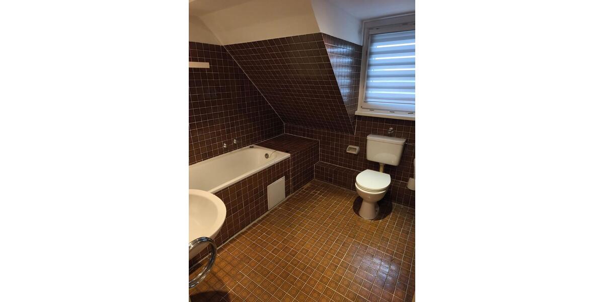 Dachgeschoßwohnung Bottrop - 3 Zimmer, 70 m&sup2;, 525&euro; | Angebot:25341187