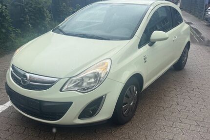 Opel Corsa 166.756 km 1.490 &euro; München 81243