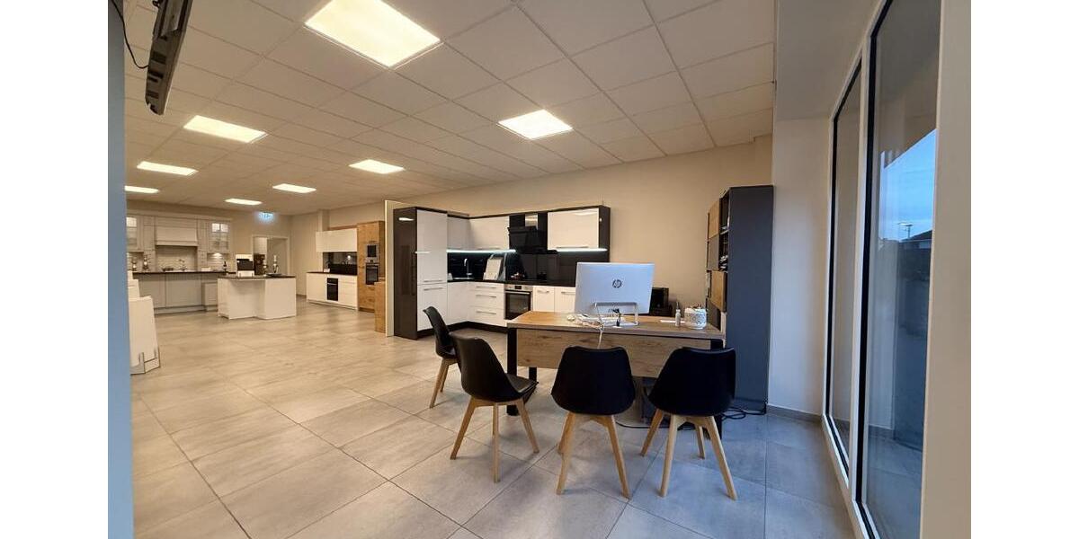 Neuwertiges Ladenlokal in stark frequentierter Lage Achim Uphusen zimmer