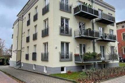 Wohnung Stralsund Kniepervorstadt - 2 Zimmer, 81 m&sup2;, 950&euro; | Angebot:25644417