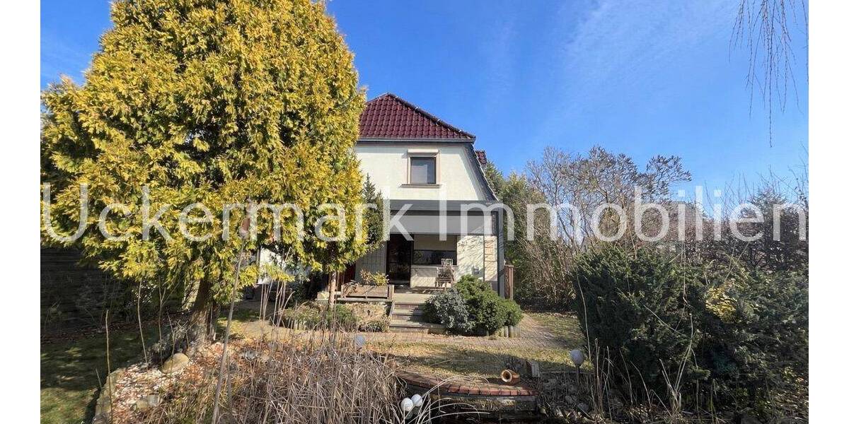 Einfamilienhaus Gramzow - 6 Zimmer, 140 m&sup2;, 320.000&euro; | Angebot:26066463