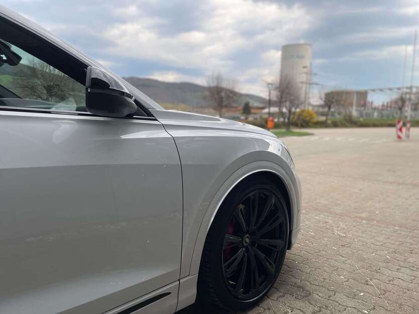 SQ8