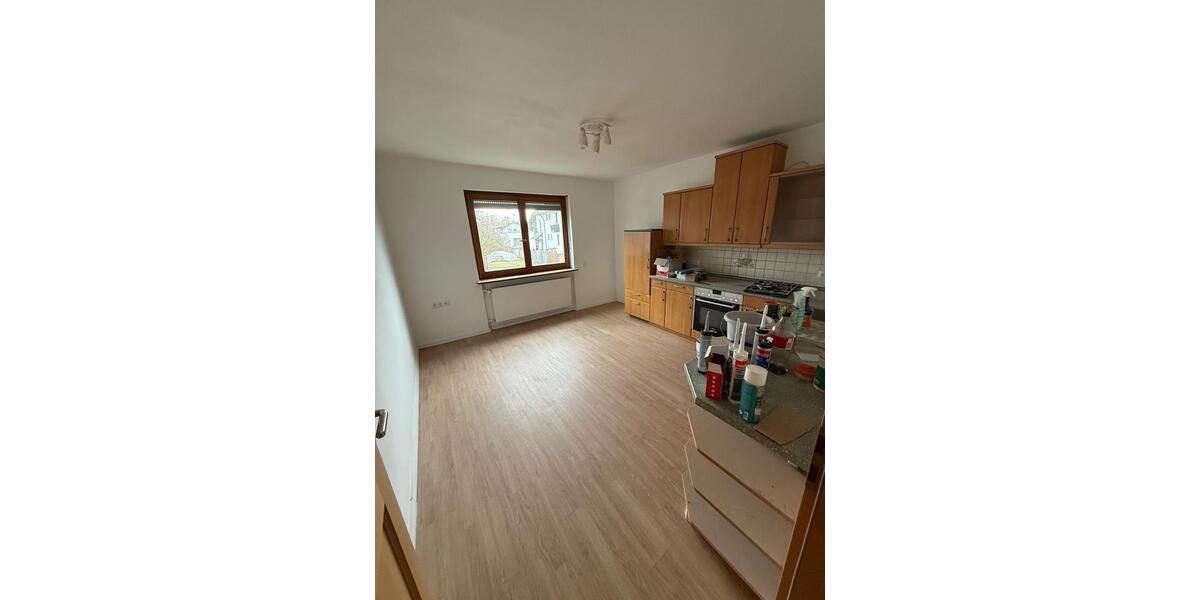 Erdgeschoßwohnung Teublitz - 3 Zimmer, 111 m&sup2;, 890&euro; | Angebot:25440816