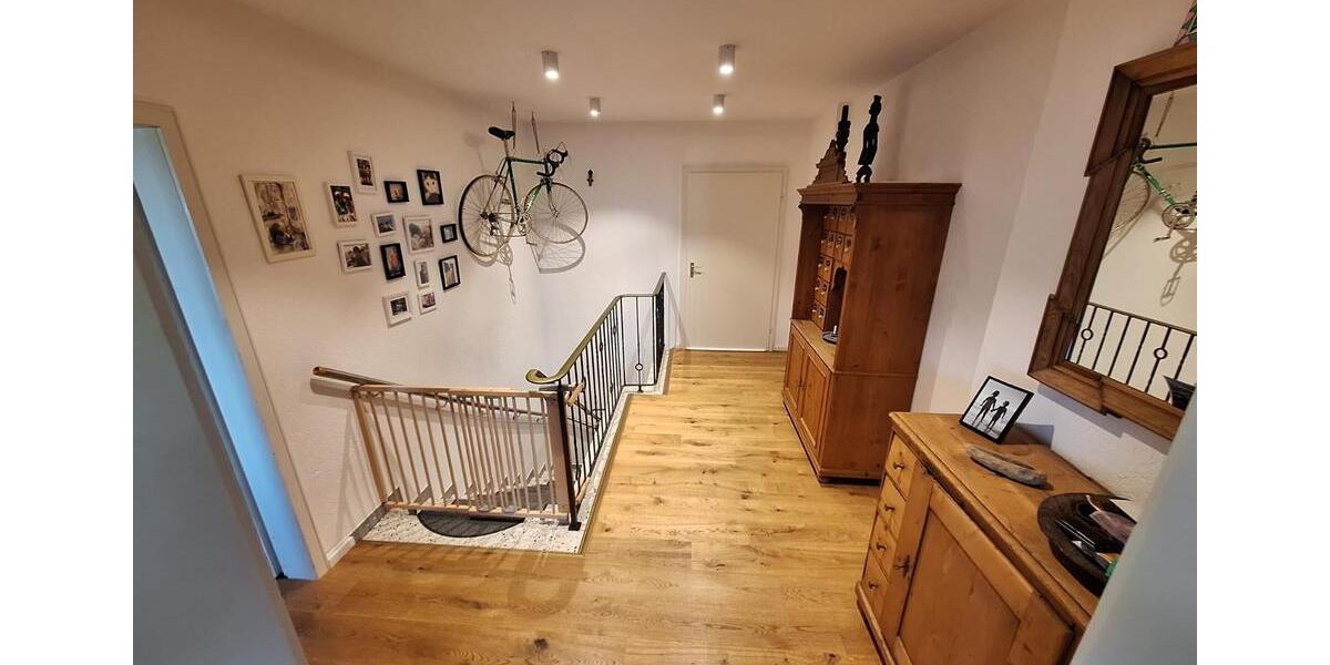 Einfamilienhaus Hennef (Sieg) - 9 Zimmer, 236 m&sup2;, 2.450&euro; | Angebot:26148472