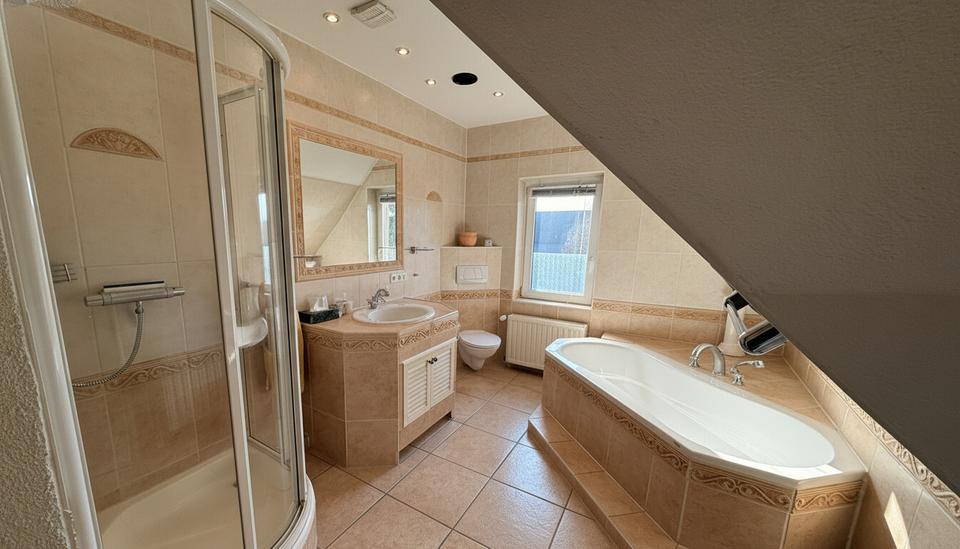 Dachgeschoßwohnung Einbeck - 3 Zimmer, 65 m&sup2;, 700&euro; | Angebot:26283526