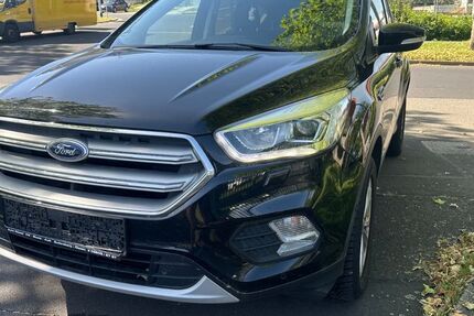 Ford Kuga 128.000 km 13.999 &euro; Kassel 34123