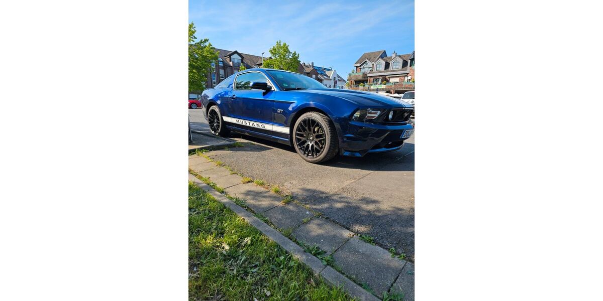 Ford Mustang 167.436 km 14.900 &euro; Dortmund 44149