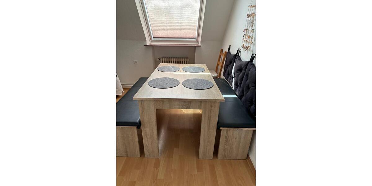 Dachgeschoßwohnung Wilhelmshaven Fedderwardergroden - 3 Zimmer, 50 m&sup2;, 57.000&euro; | Angebot:26609218