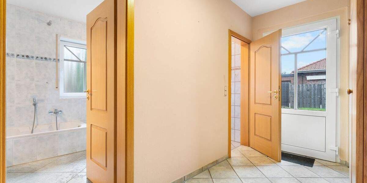 Einfamilienhaus Blomberg - 5 Zimmer, 155 m&sup2;, 399.000&euro; | Angebot:25679589