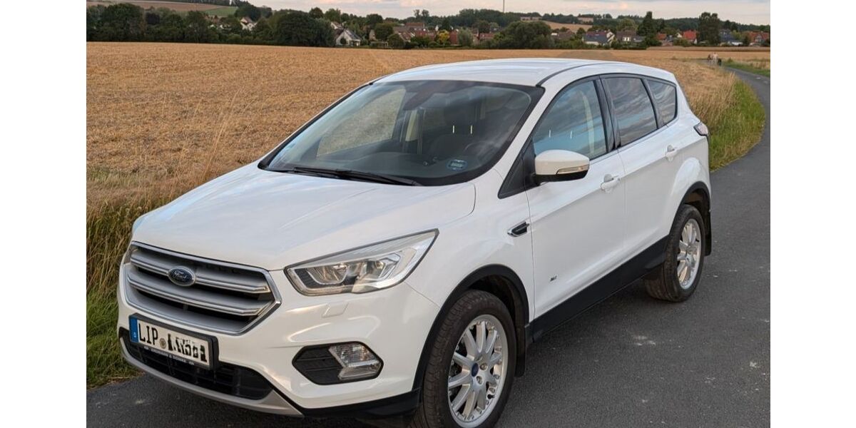 Ford Kuga 68.452 km 16.800 &euro; Detmold 32758