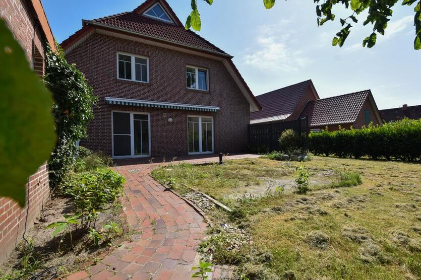 Doppelhaushälfte mit Garage und Gartenhaus in ruhiger Lage in der Stadt Friesoythe zimmer