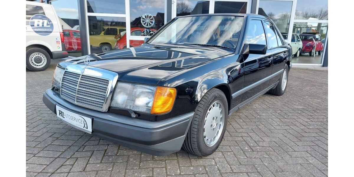 Mercedes-Benz 300 164.000 km 24.900 &euro; Löningen 49624