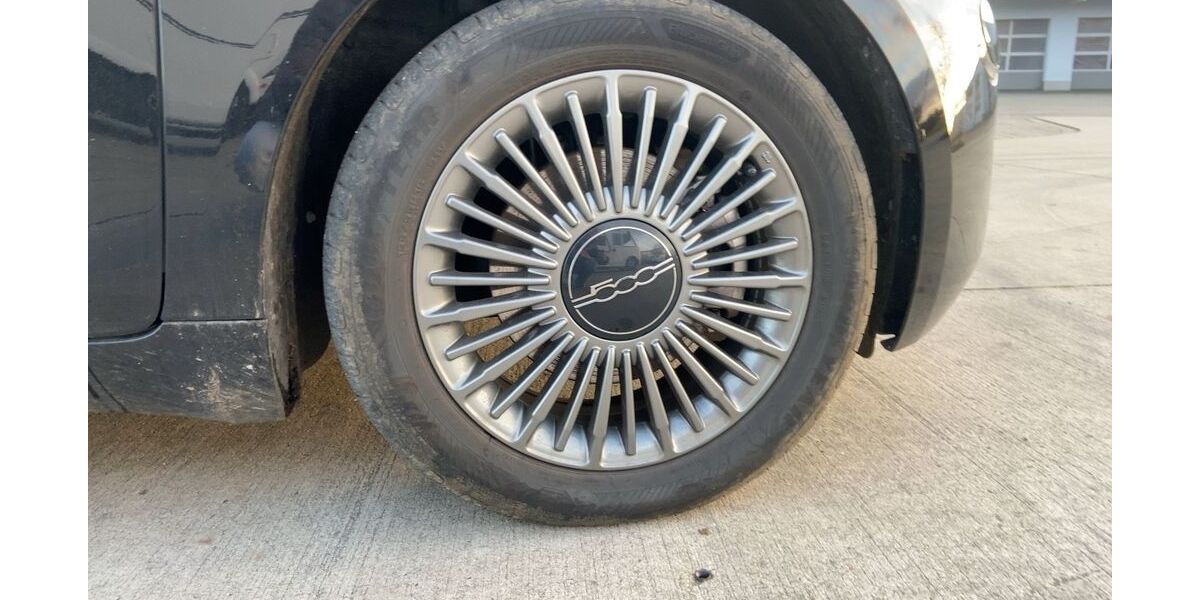 Fiat 500e 16.250 km 17.600 &euro; Aalen-Dauerwang 73457