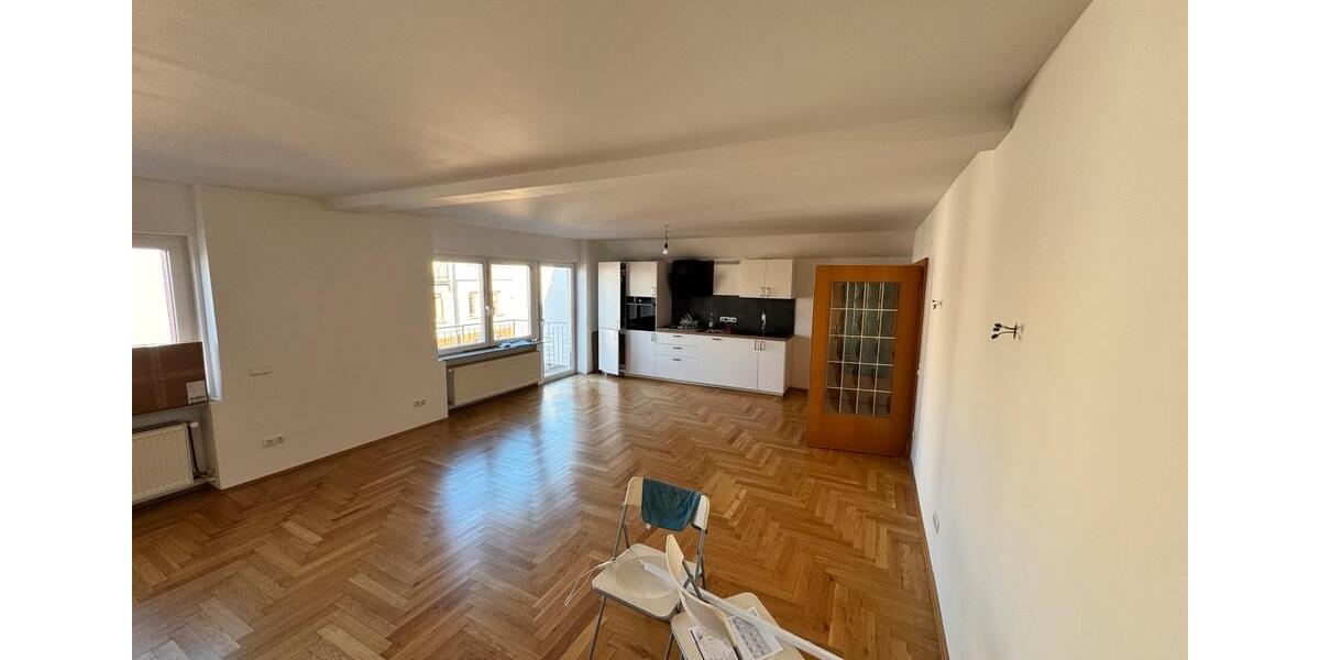 Etagenwohnung Schöneck - 5.5 Zimmer, 185 m&sup2;, 2.200&euro; | Angebot:24364463