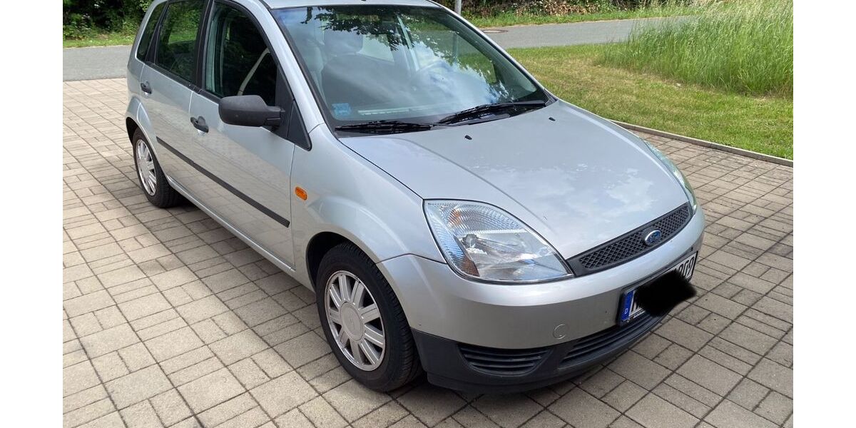 Ford Fiesta 124.300 km 1.890 &euro; Gößweinstein 91327